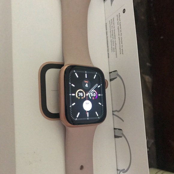Apple Watch 4 40mm GPS has Apple care plus+ on it - Picture 3 of 8